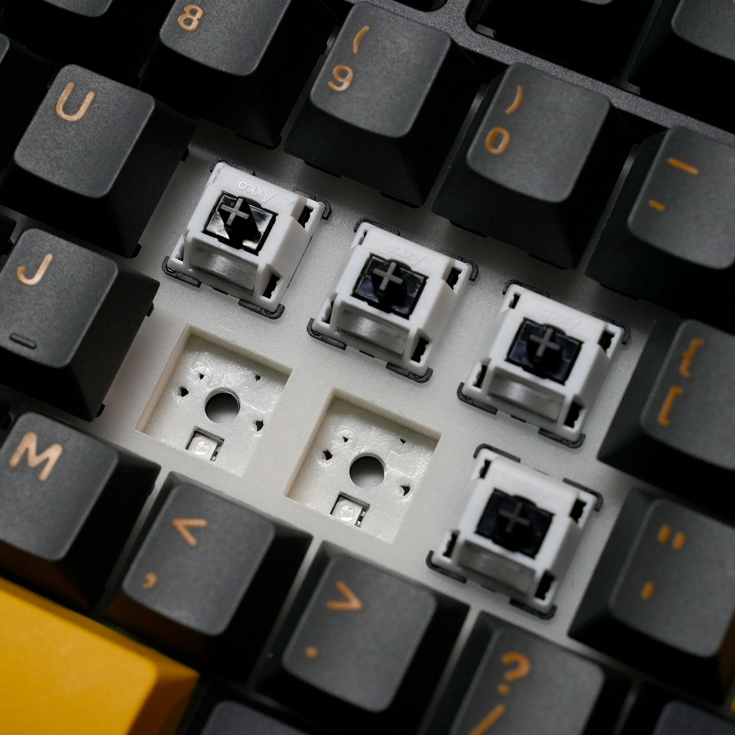 Akko 5087 V3 Tri-mode Keyboard - Gaming Keyboard Tkl reseña y precio